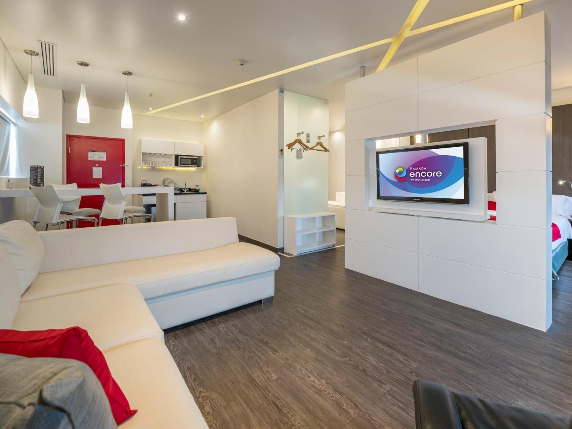 Ramada Encore By Wyndham Пуэбла Экстерьер фото