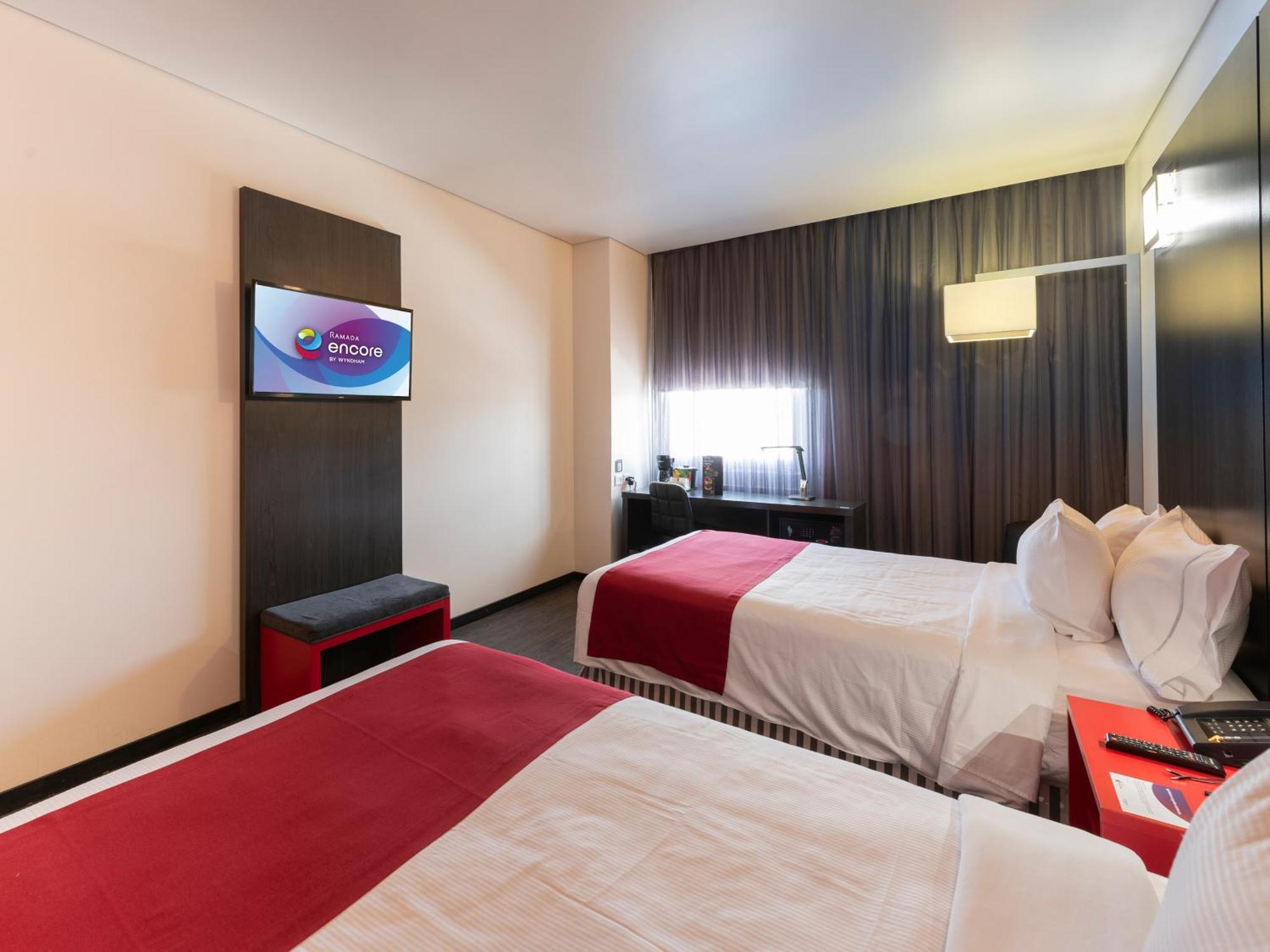 Ramada Encore By Wyndham Пуэбла Экстерьер фото